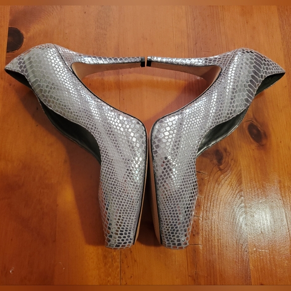 White House Black Market Silver Snakeskin Heels - Picture 4 of 8